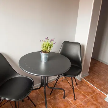 Lovely 1 Bedroom In The Center Of