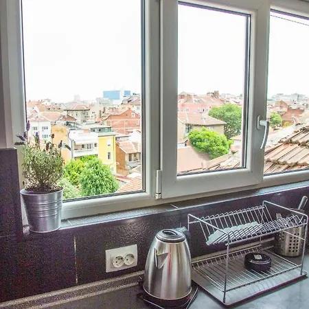 Lovely 1 Bedroom In The Center Of Apartment *