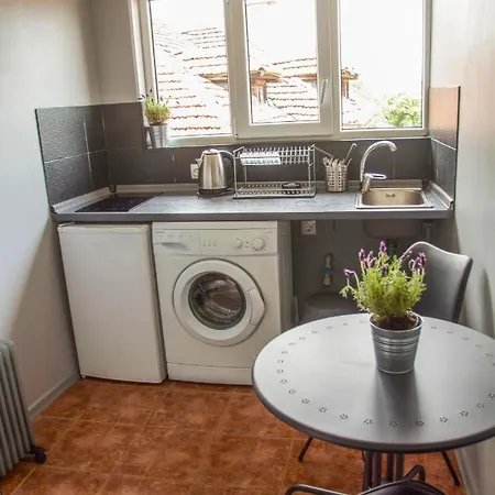 Lovely 1 Bedroom In The Center Of *